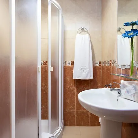 Double Without Kitchen, With Pool And Wifi, Close To Playa De Jardin, En Puerto De La Cruz